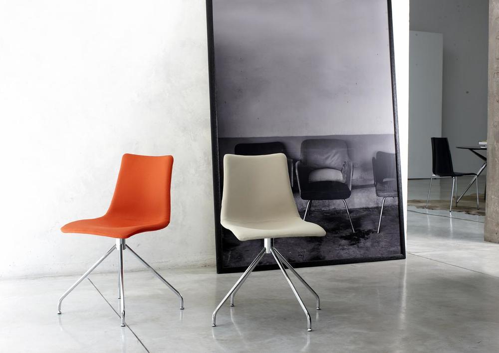 Chaise contemporaine 1
