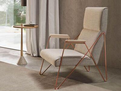 Joli fauteuil d'appoint au dossier haut 