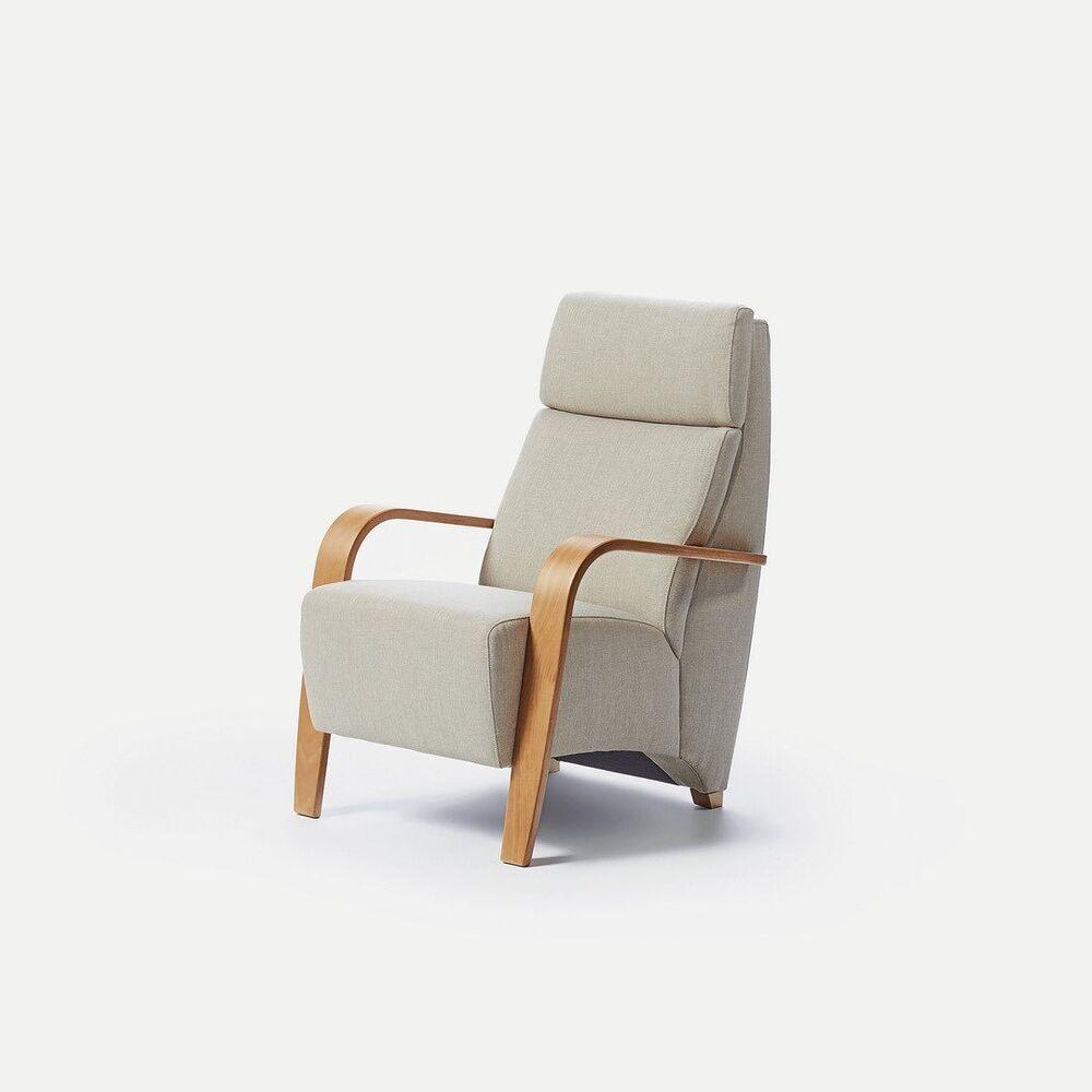 Fauteuil design confortable accoudoirs bois 2