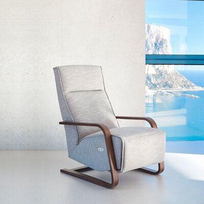 Fauteuil scandinave à bascule avec repose pieds électrique