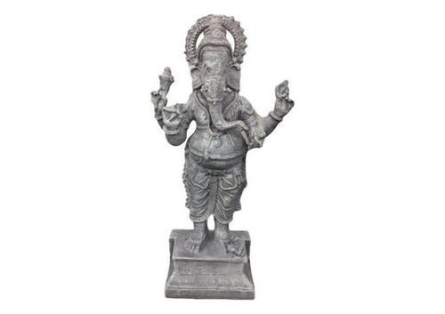 Ganesh debout
